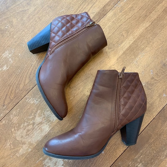 BAMBOO Shoes - NWOT Bamboo Faux Leather Quilted Heeled Ankle Boot